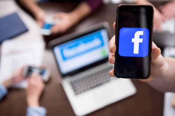 Бизнес: Работники Facebook в Калифорнии с трудом сводят концы с концами